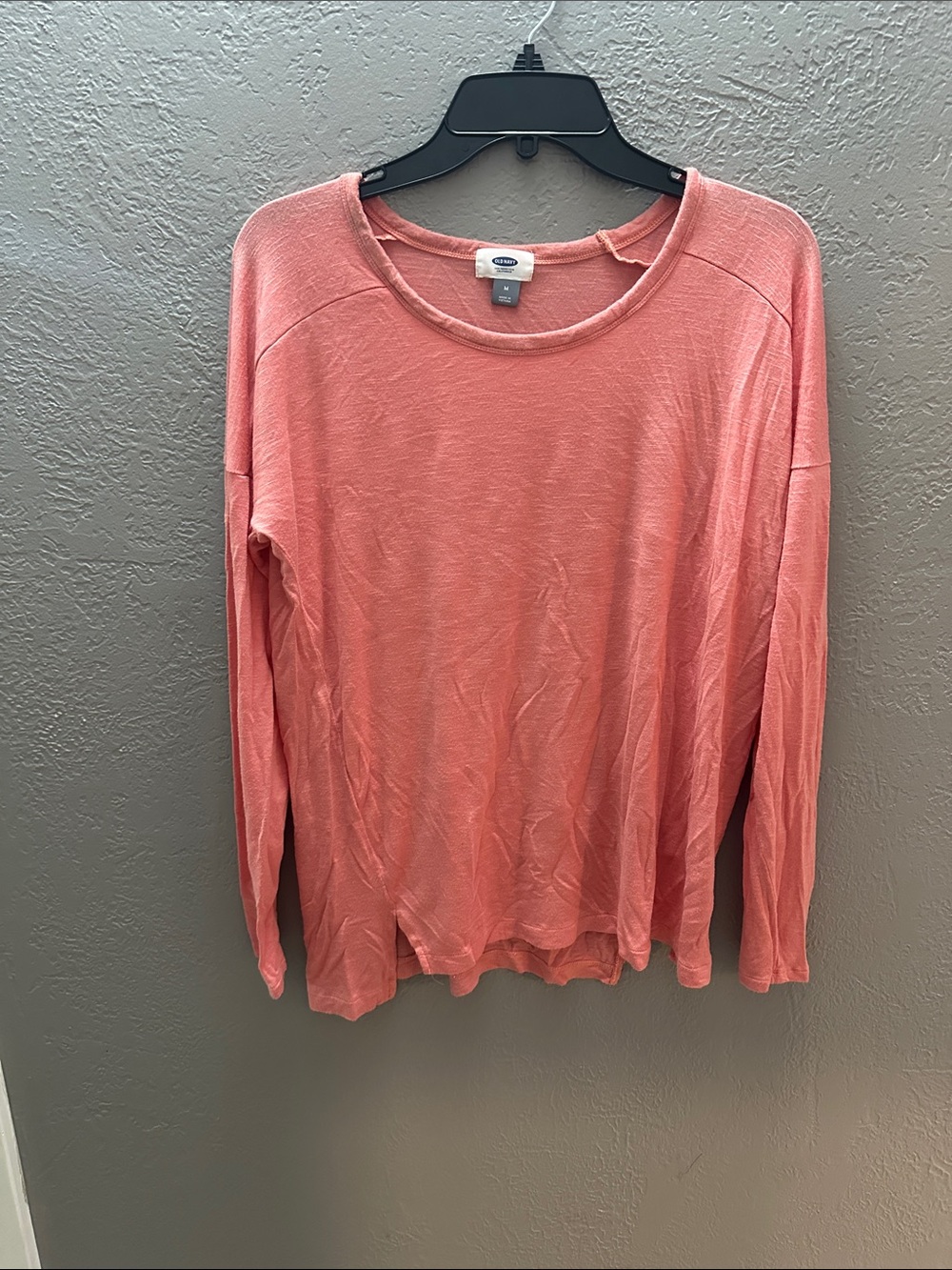 Old Navy Coral Long Sleeve Crewneck Top